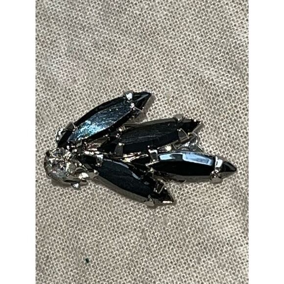 Vintage Silver Tone Black Rhinestone Clip On Earrings - Picture 3 of 13